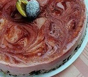 Творожно-сливовый желейный торт без выпечки 