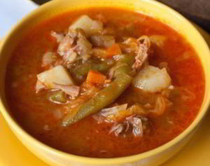 Айнтопф с капустой и копчеными ребрышками