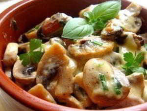 Жаркое с шампиньонами и мидиями