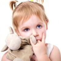 Как отучить ребенка от вредных привычек: грызть ногти, сосать палец, разбрасывать игрушки