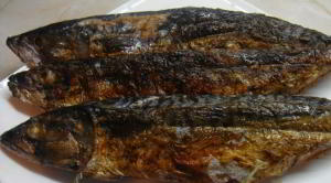 Запечёная на углях скумбрия