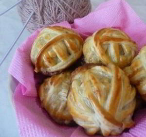 Клубочки ниток.