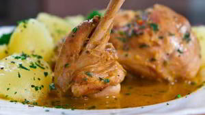 Кролик в пикантном соусе – conejo con salmorejo