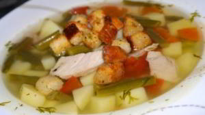 Овощной суп с чесночными сухариками