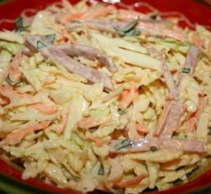 Салат капустный с краковской колбасой