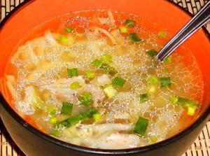 Куриный суп с домашней лапшой