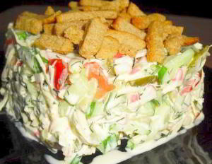 Салат с сухариками "Сочная Хрустяшка"