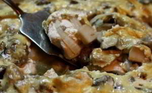 рецепт Куриная грудка с грибами, запеченные в йогурте