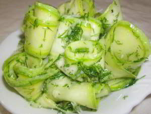 рецепт Маринованные кабачки с медом и чесноком