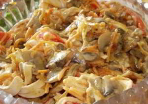 рецепт Салат из шампиньонов и крабовых палочек