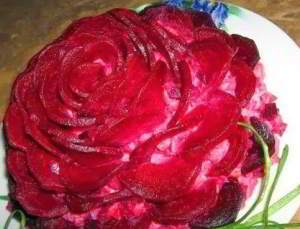 Селедочный салат «Пурпурная роза»