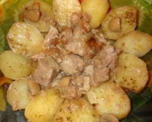 рецепт Свинина по деревенски с картофелем