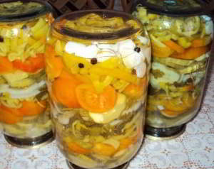 рецепт Желейный салат на зиму