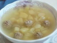 Легкий суп с фрикадельками и фасолью