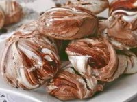 рецепт Мраморные шоколадные меренги