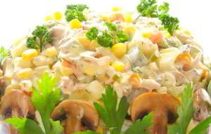 рецепт Шикарный салат из куриного мяса с грибами, заправленный сметаной