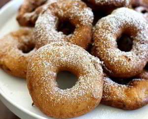 Голландские яблочные оладьи