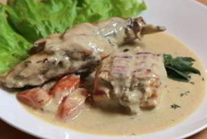 Кролик в винно-сливочном соусе