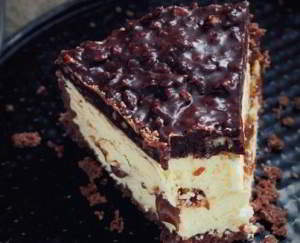 Молочный торт с карамелью и шоколадом