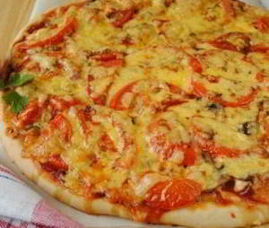 Пицца с курицей и грибами