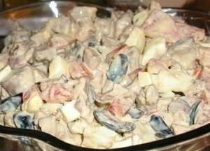 Салат из куриной печени с помидорами