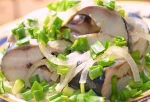 Селедка, маринованная в яблочном уксусе