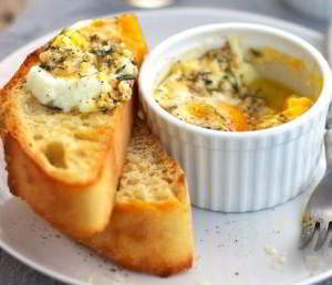 Яйца, запеченные с сыром