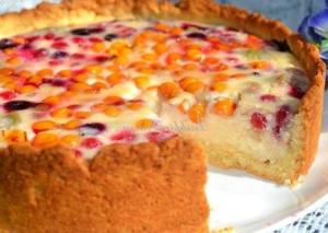 Пирог "Ягодное искушение" с творожно-ягодной начинкой