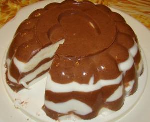 Слоеный сметанный торт