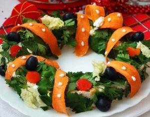 Новогодний салат "Венок" - новогодние рецепты
