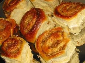 Булочки с яблоком из быстрого теста