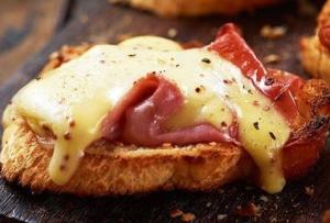 Гренки по-уэльски (Welsh rarebit)