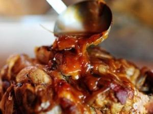 Жаркое из свинины с яблоками
