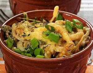 Жюльен из шампиньонов с кальмарами