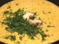 Крем-суп из белых грибов с чесночными гренками