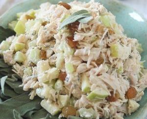 Куриный салат с яблоками