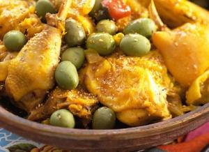 Курица с лимоном и оливками