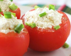 Помидоры с брынзой по – французски