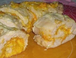 Рулет куриный с морковью и сыром