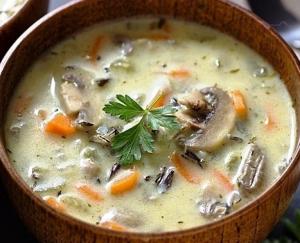 Сливочный суп с рисом и грибами