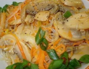 Фунчоза с грибами о овощами по-корейски