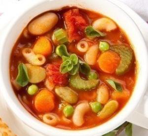 Суп минестроне с фруктами и томатным соком