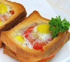 Горячие бутерброды с яйцом на завтрак