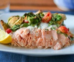 Запеченный лосось с грибами