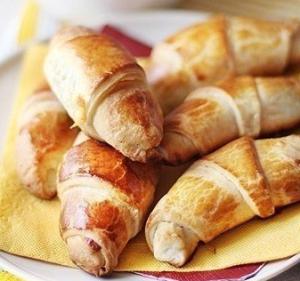 Круассаны с ветчиной и сыром