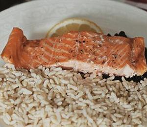 Лосось в медовой глазури