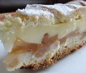 Яблочный пирог с нежным кремом