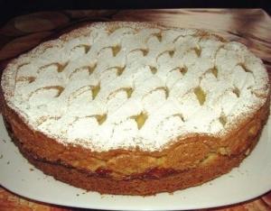 Яблочный пирог с нежным кремом