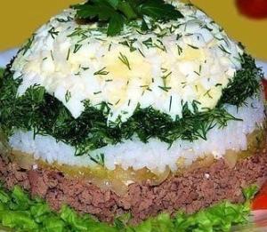 Салат с куриной печенью и рисом