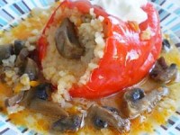 Перец фаршированный рисом и грибами